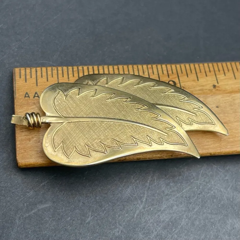 Coro Pegasus Signed Brooch Gold Tone Double Leaf Vintage 2.5